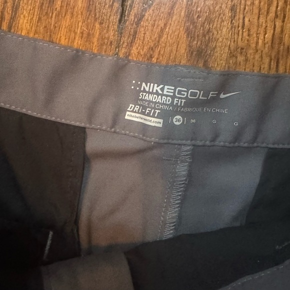 Menβs Nike Golf Grey Dri Fit Shorts size 36 - Picture 3 of 3
